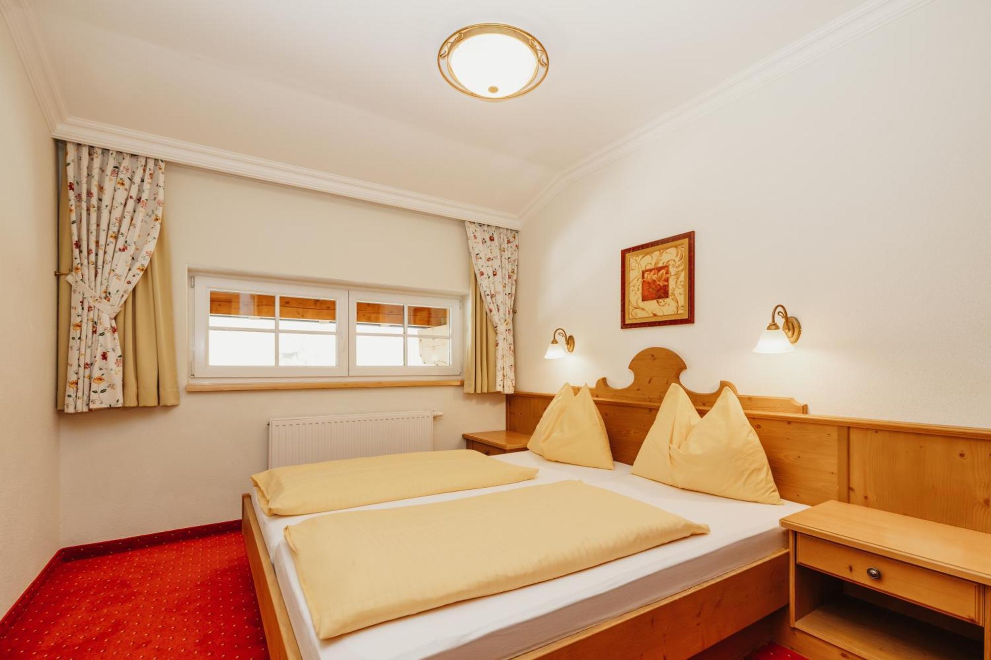 Hotel Lammwirt Гросарл Екстериор снимка